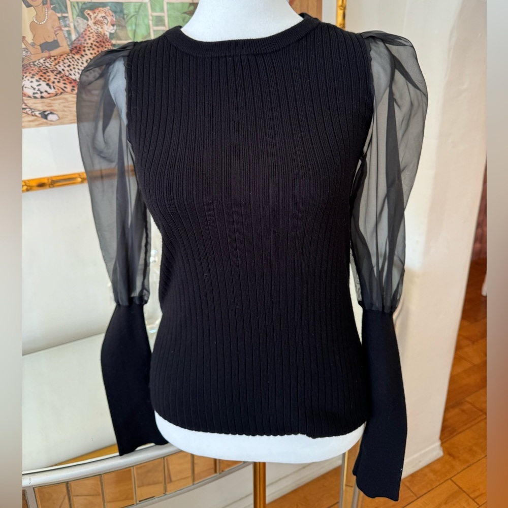 DESIGN 365
Statement Sleeve Ribbed Sweater. Size Small